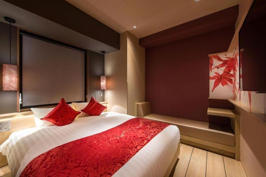 Ann Asakusa 3*