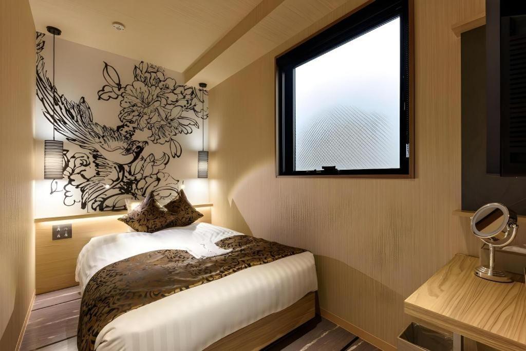 Ann Asakusa 3*